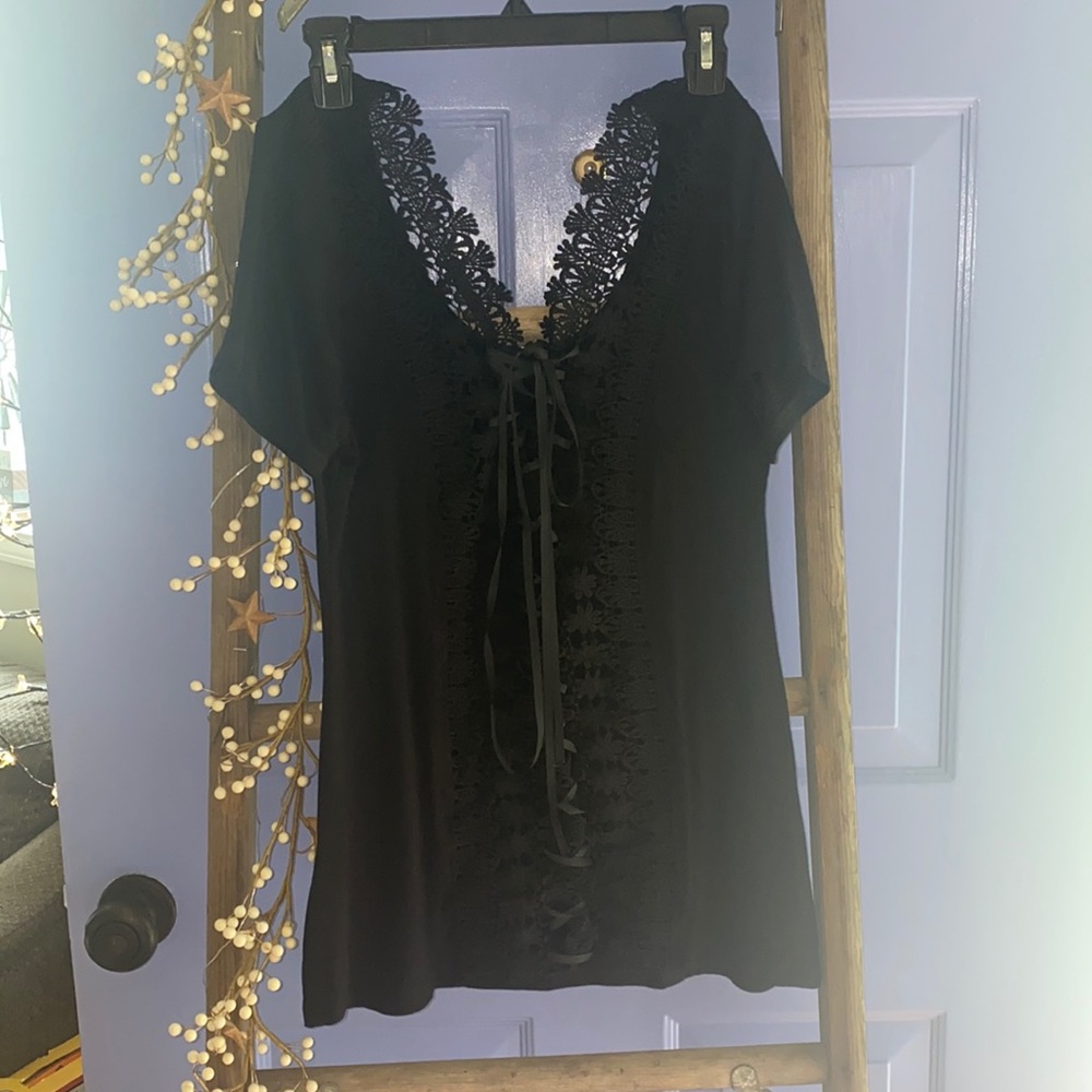 BKE Boutique Laced Back T-shirt